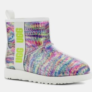 BNIB UGG Clear Pixelate in Women's Size 7